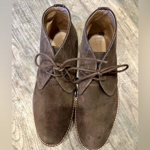 Banana Republic Suede Chucka Boots